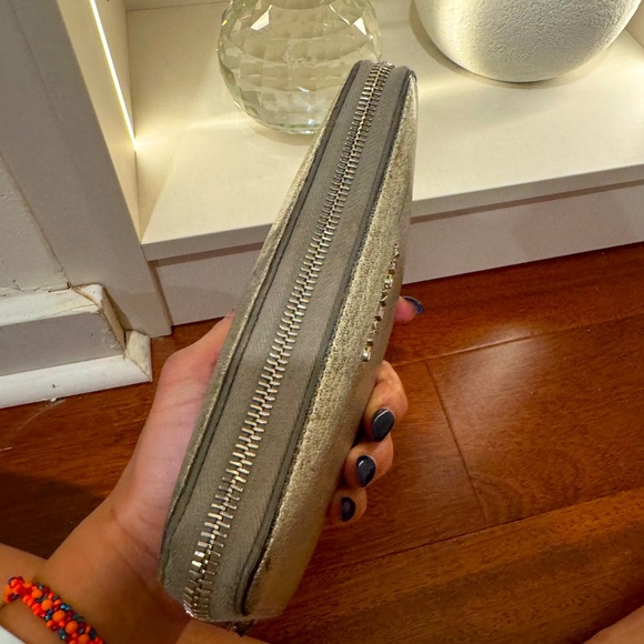 Givenchy Pandora Wallet - Picture 3 of 5